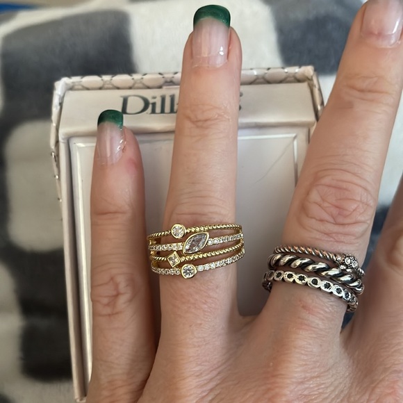 NIB Sparkle Ring Size 8 - Picture 2 of 6